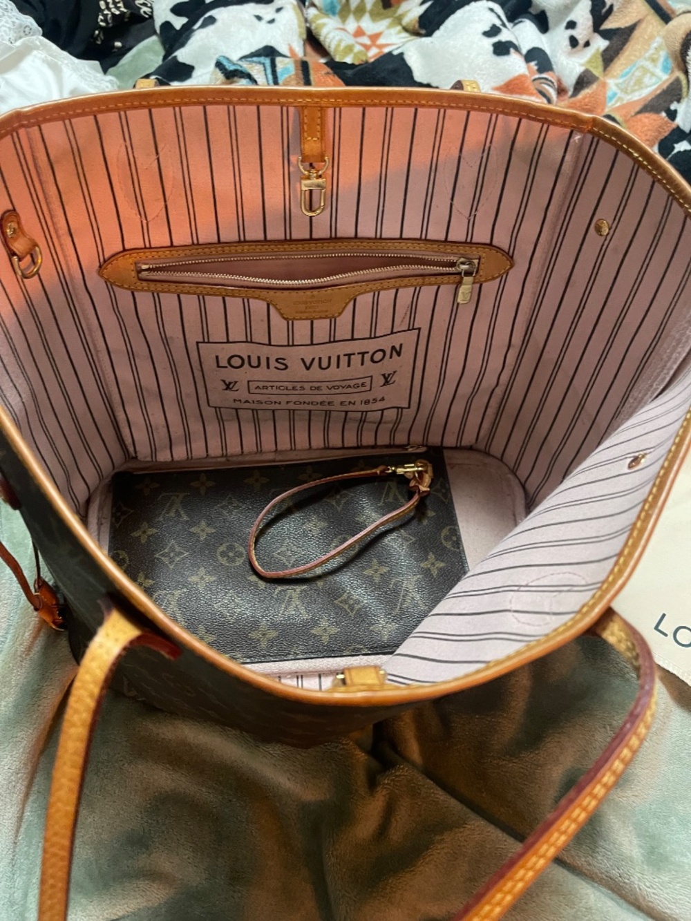 Louis Vuitton Monogram MM Neverfull - Picture 4 of 6